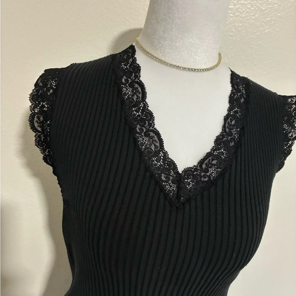 SOLD 🖤 - Picture 2 of 3